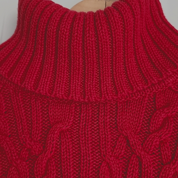 Karen Scott, Women's S, Red, Tutrleneck Sweater, Cable Front Design - Picture 2 of 8